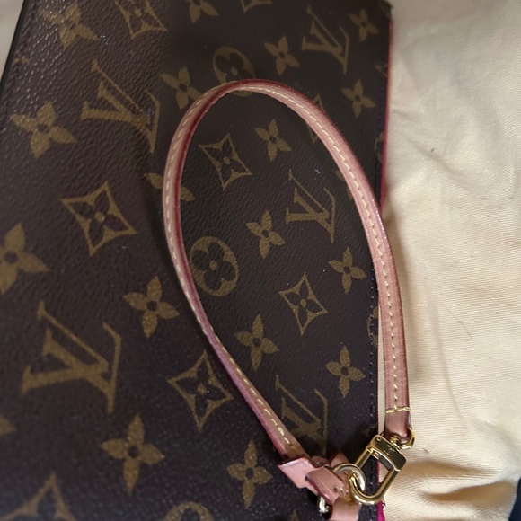 BRAND NEW w/ TAGS  LV GM Pouchette PIVIONE  interior - Picture 10 of 14